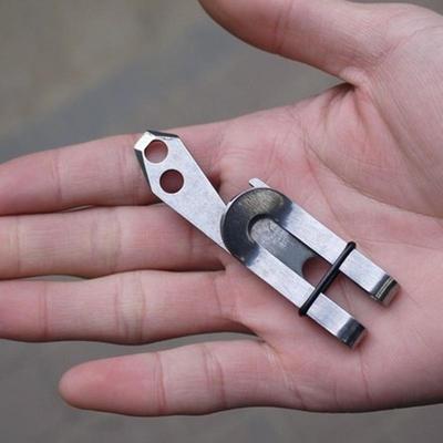 Multifunktionales EDC-Werkzeug für den Außenbereich aus Edelstahl: Taillenclip, Brieftaschen-Schlüsselhalter, Bergsteigerschnalle, Schnellverschlussausrüstung