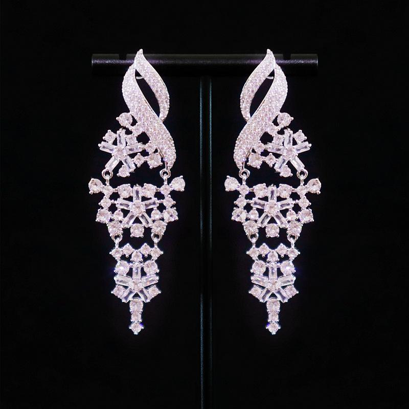Zircon Fringed Flower Earrings Niche Exquisite Temperament Earrings Fashionable Versatile High-end Earrings Women
