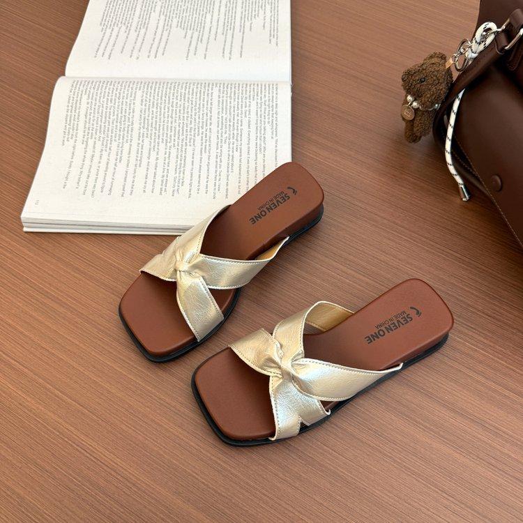 Casual cross-band outer wear beach cool slippers 2025 summer new flat-bottomed seaside vacation one-word slippers women 40 шампанского 5350₽