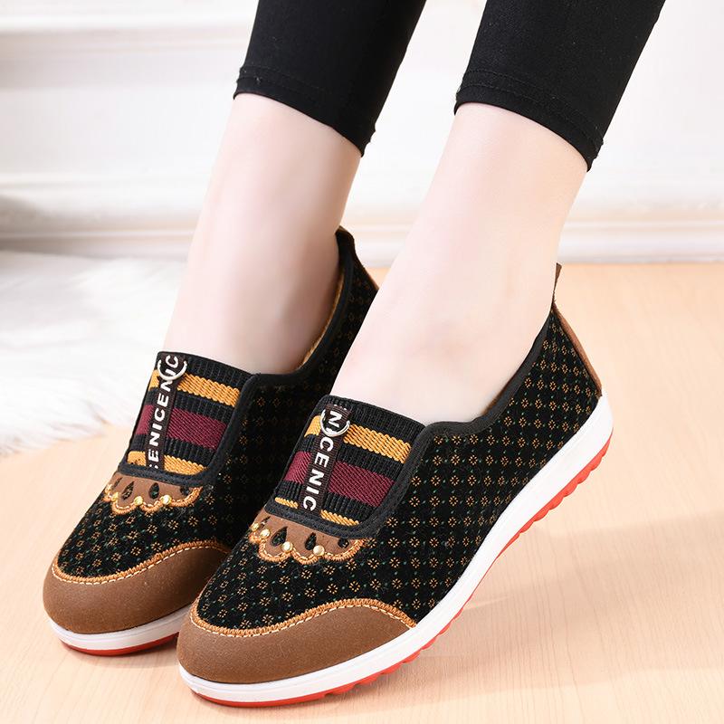 Winter Old Beijing Cotton Shoes Women's Velvet Thickened Warm Mother Cotton Shoes Cold-proof and Wear-resistant Grandma Soft-soled Cotton Shoes