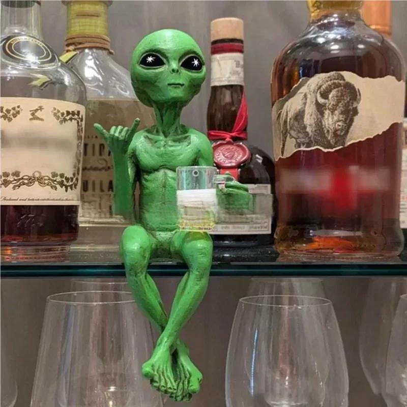 2026 Latest Models Alien Statue Drinking Beer Alien Sculpture Resin Craft Novelty Funny Desktop Decoration Bookshelf Office