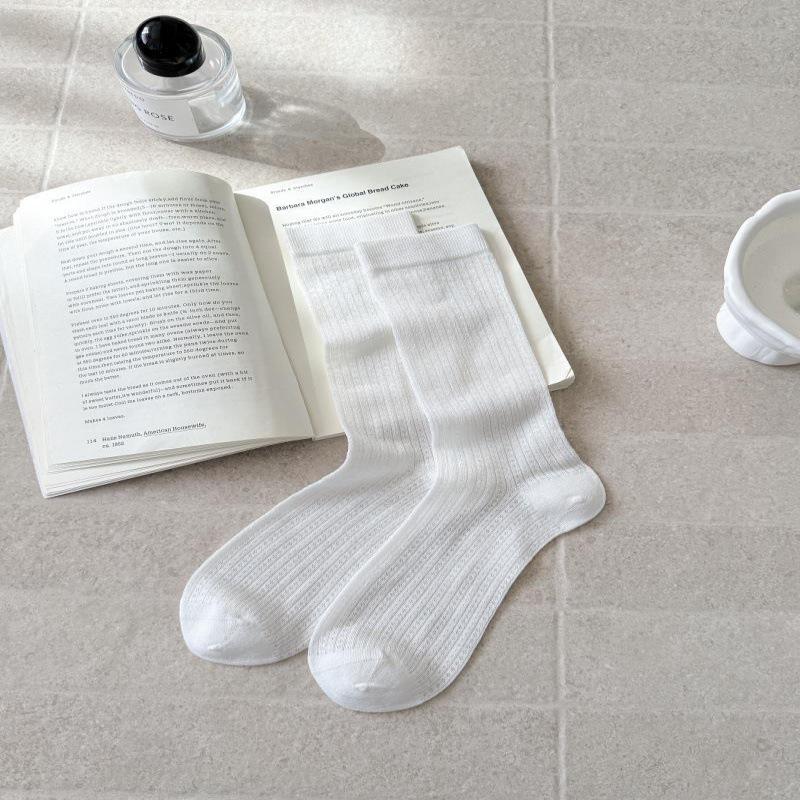 

26 New Women s Mid-Calf Mulberry Silk Socks - Thin, Sweet, Vertical Stripe Design for Summer One Size