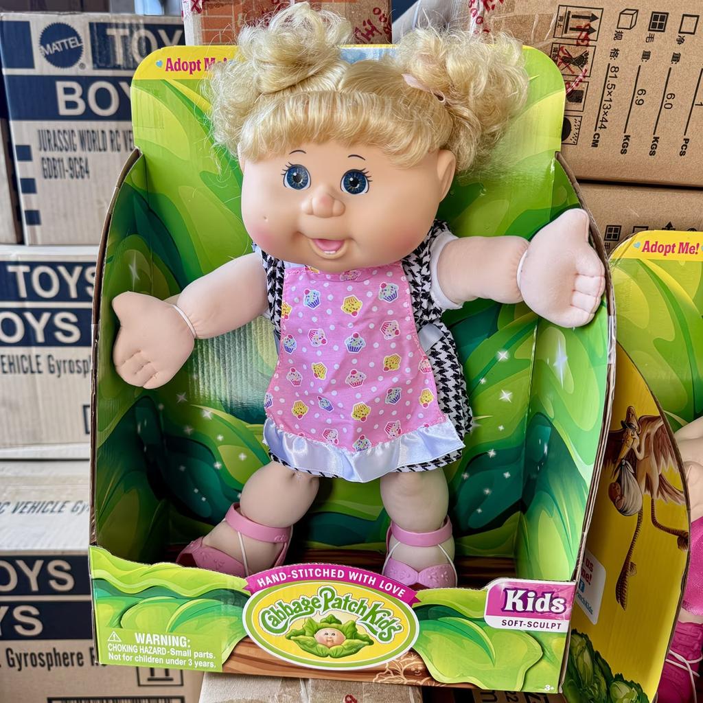 Cabbage Patch Kids 35 cm-es puhatestű baba Édes illattal le A tornász Pék Gyűjthető Ajándék Gyűjtőknek Otthoni Kiállítás
