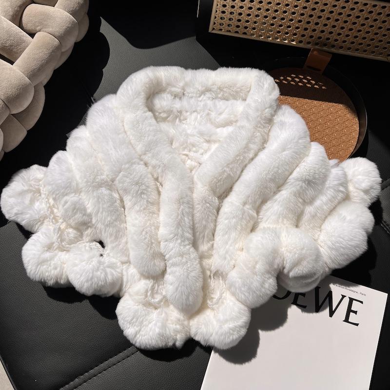 Fashion genuine rex rabbit fur shawl Girls warm neck-protecting scarf Women winter stylish double-sided thickened fur scarf cape