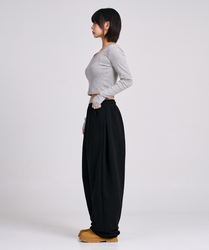 Osillos D19 Straight Side Pintuck Balloon Sweatpants_Black