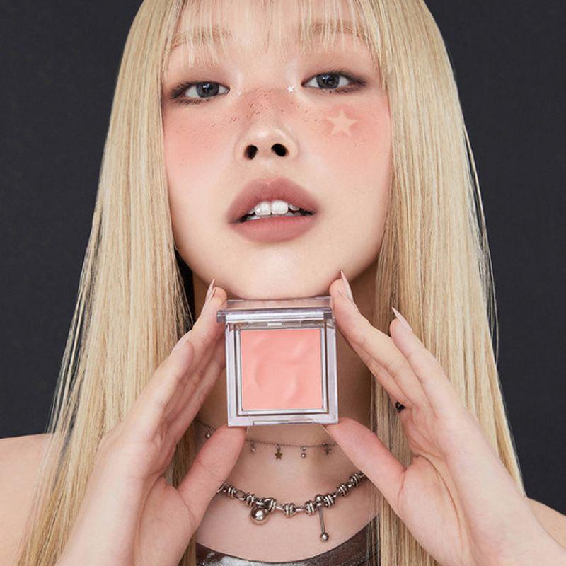 

ABOUT TONE Fluffy Wear Blusher AT. 05 Daily Coral