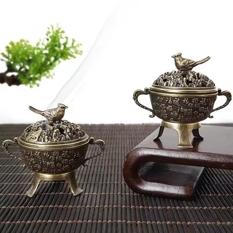 Mini Copper Tripod Incense Burner - Bronze Hollow Out Censer with Lid, Incense Stick Holder for Aroma Yoga Home Decor