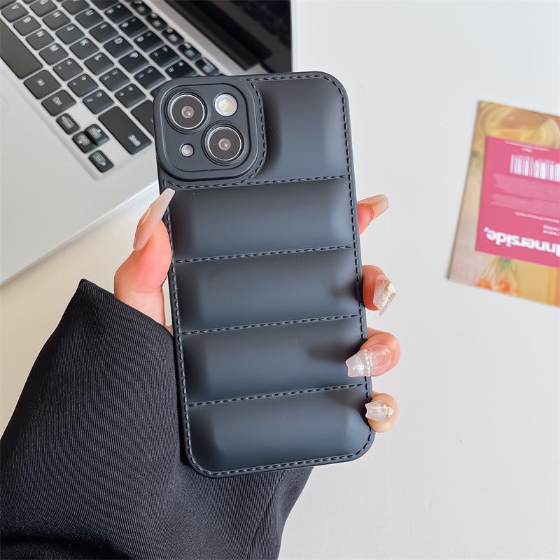 Customized 15Promax Mobile Phone Case with Anti-fall Protection, Macaron X Liquid Design, and Trendy Airbag Feature.