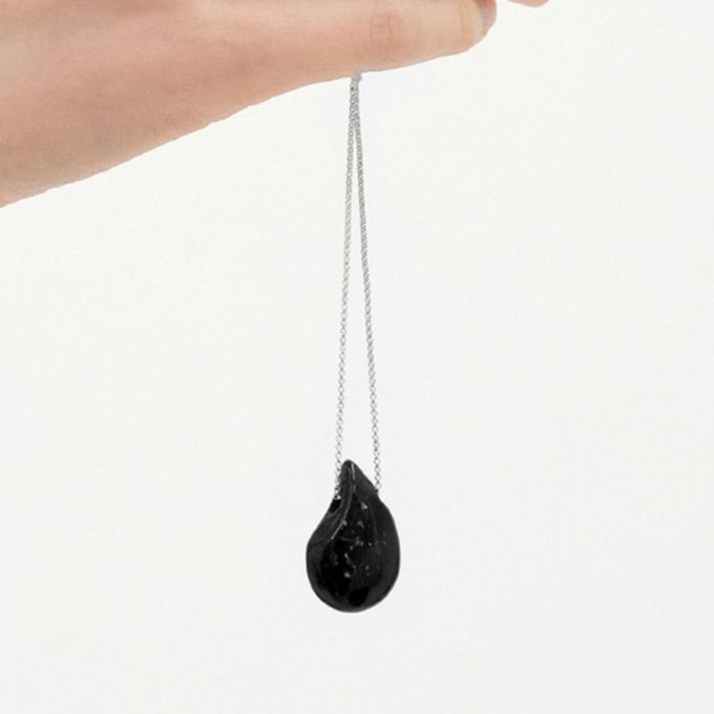 REINDEER MUTE ACRYLIC NECKLACE 13