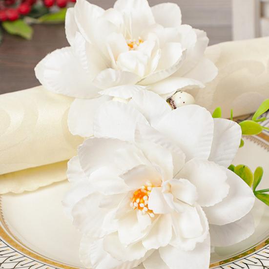Artificial Flower Napkin Ring Rustic Floral Napkin Holder with Faux Berries Elegant Farmhouse Napkin Rings for Dining Table Decor Weddings