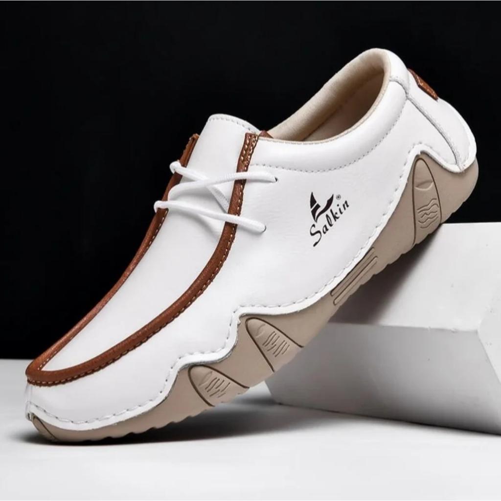 New 2026 Fashion Handmade Leather Casual Men Shoes Design Sneakers Man Loafers Breathable Low Top Flat Shoes Driving Plus Size