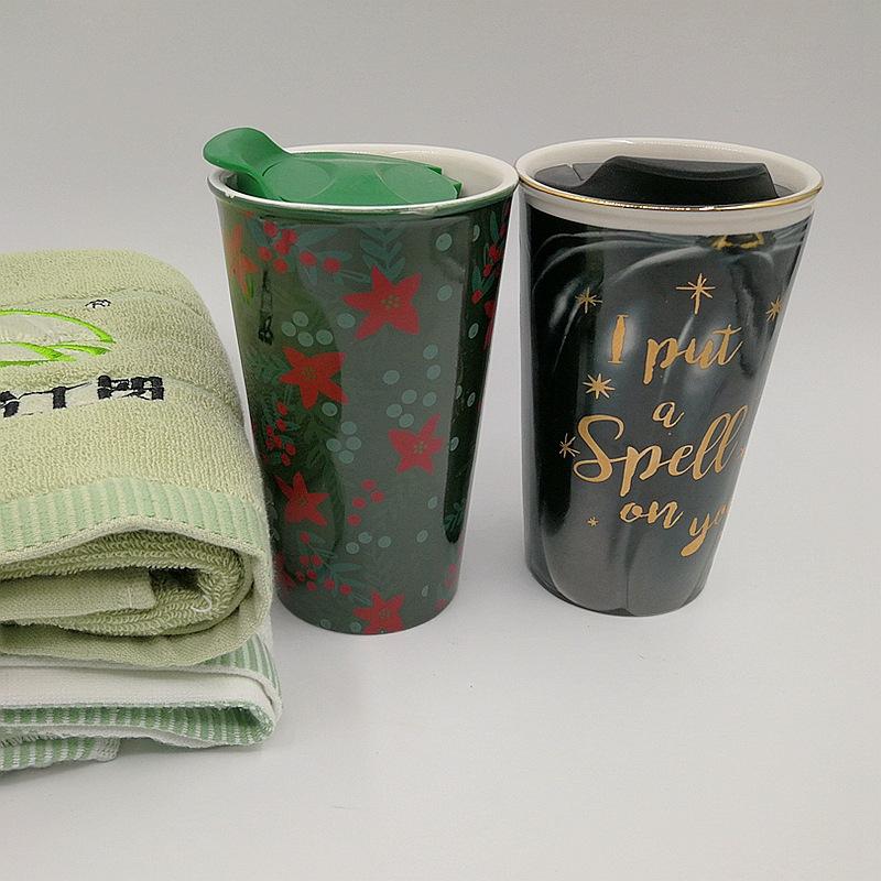 Isolierter doppelwandiger Keramikbecher Erdbeermuster Verschlussbecher Niedlicher Kaffeebecher Deckel Silikondeckel Abdeckung Tasse