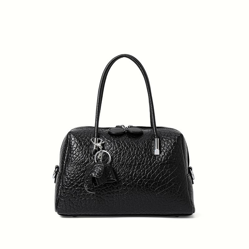 Black Textured Leather Satchel Handbag with Charm (20cm Max Length 30cm) чёрный