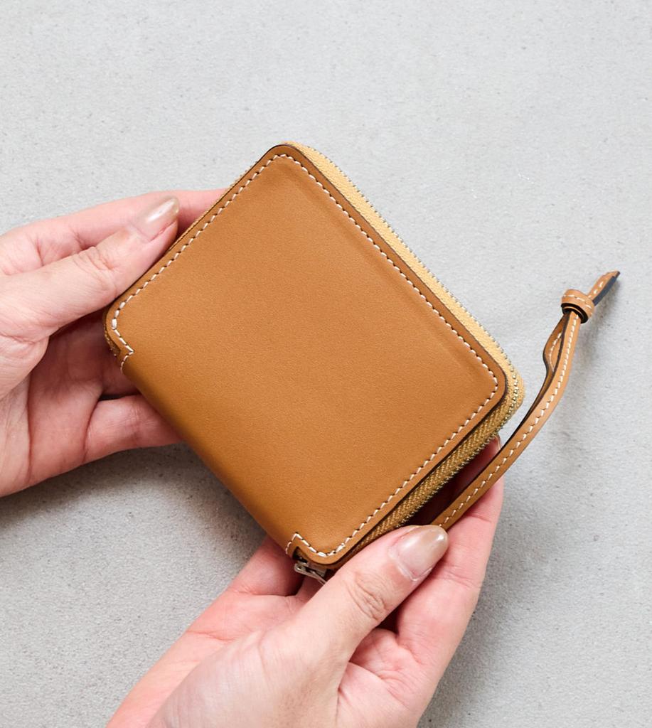 SOPO SO38 (Camel) - Bi-fold wallet, round, mini, compact, slim, for men and women, made of leather and made in Japan.