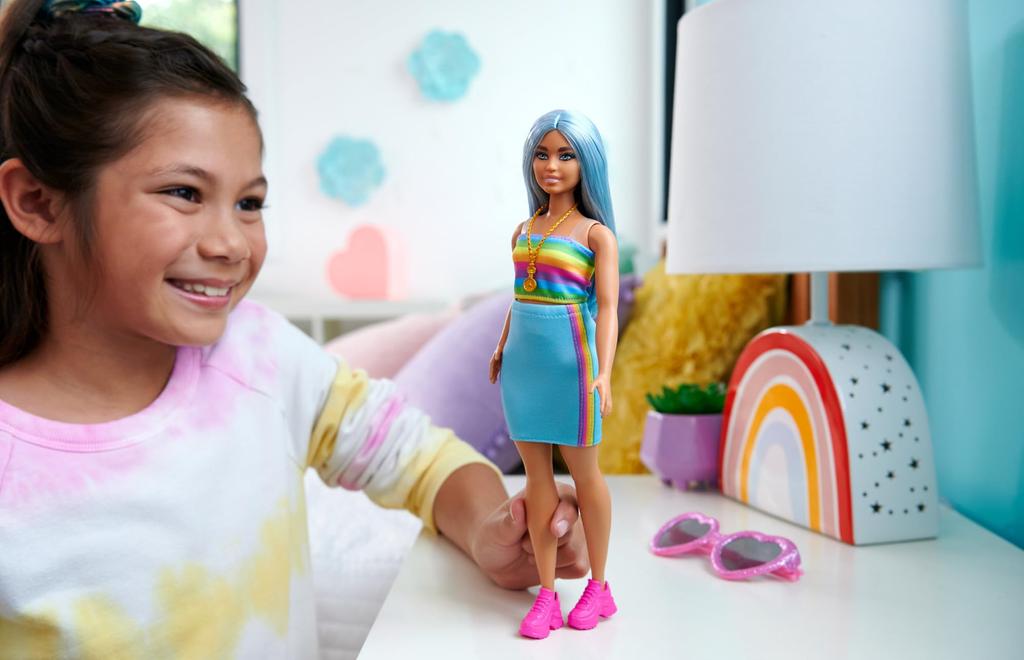 Barbie Fashionista Rainbow Top Dress Up DollHouse Ages 3 and Up Green HRH16