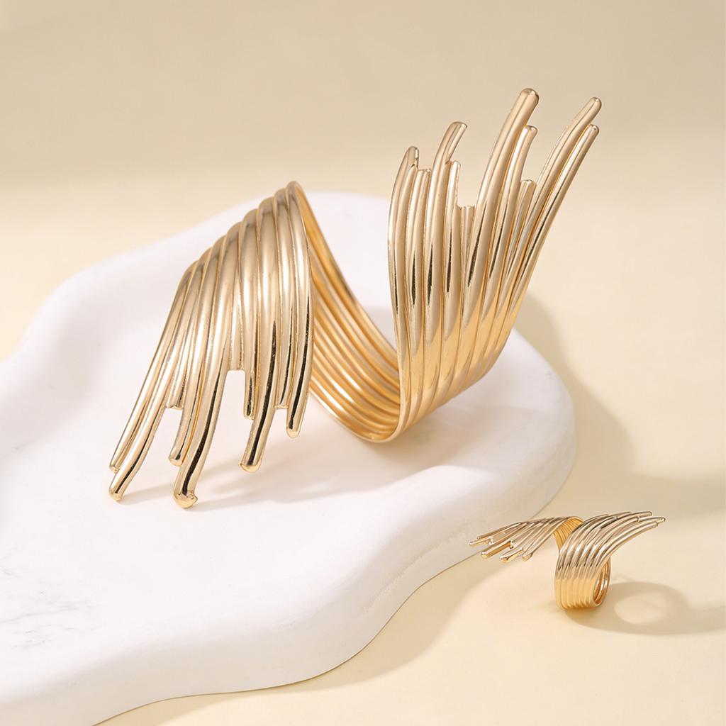 Hot-selling Personality Exaggerated Shape Women's Open Bracelet Ring Combination Retro Punk Style Jewelry Set