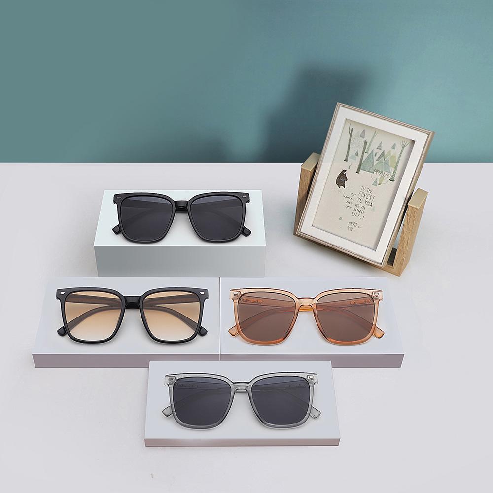 High-End Polarized Sunglasses with UV Protection - Sunset Blush Lens for Men and Women