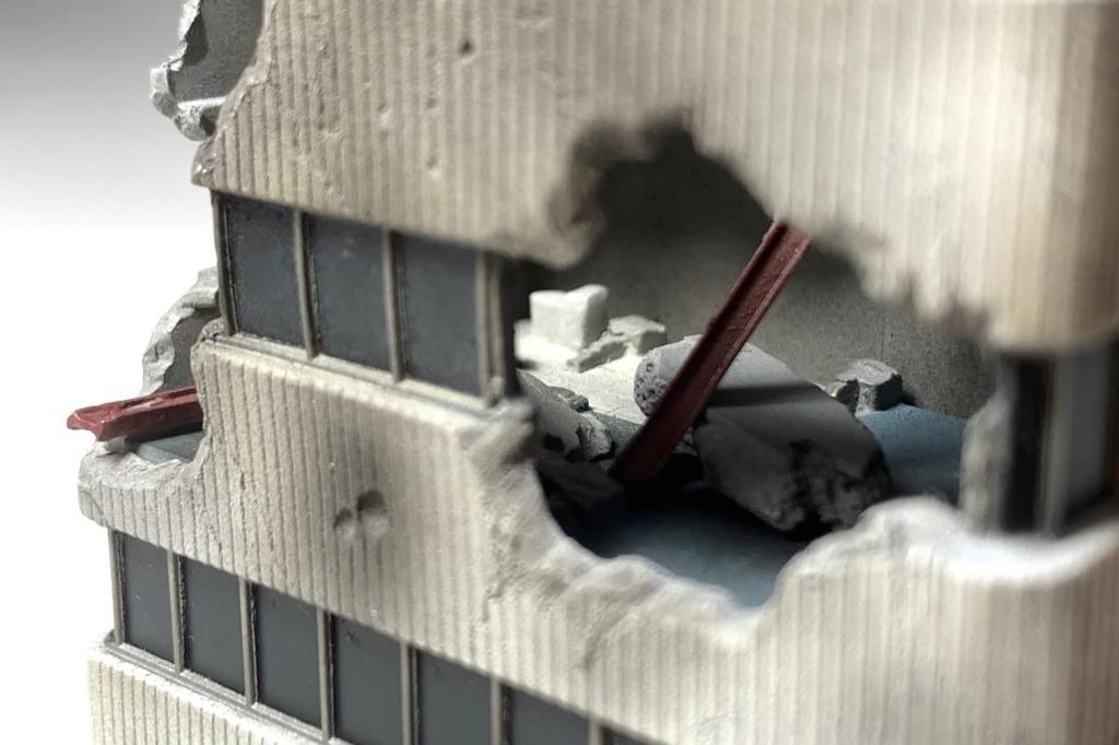 TOMYTEC DioColle Combat Series DCM22 Abandoned Building Plastic Model 323716 1/144 Pre-painted