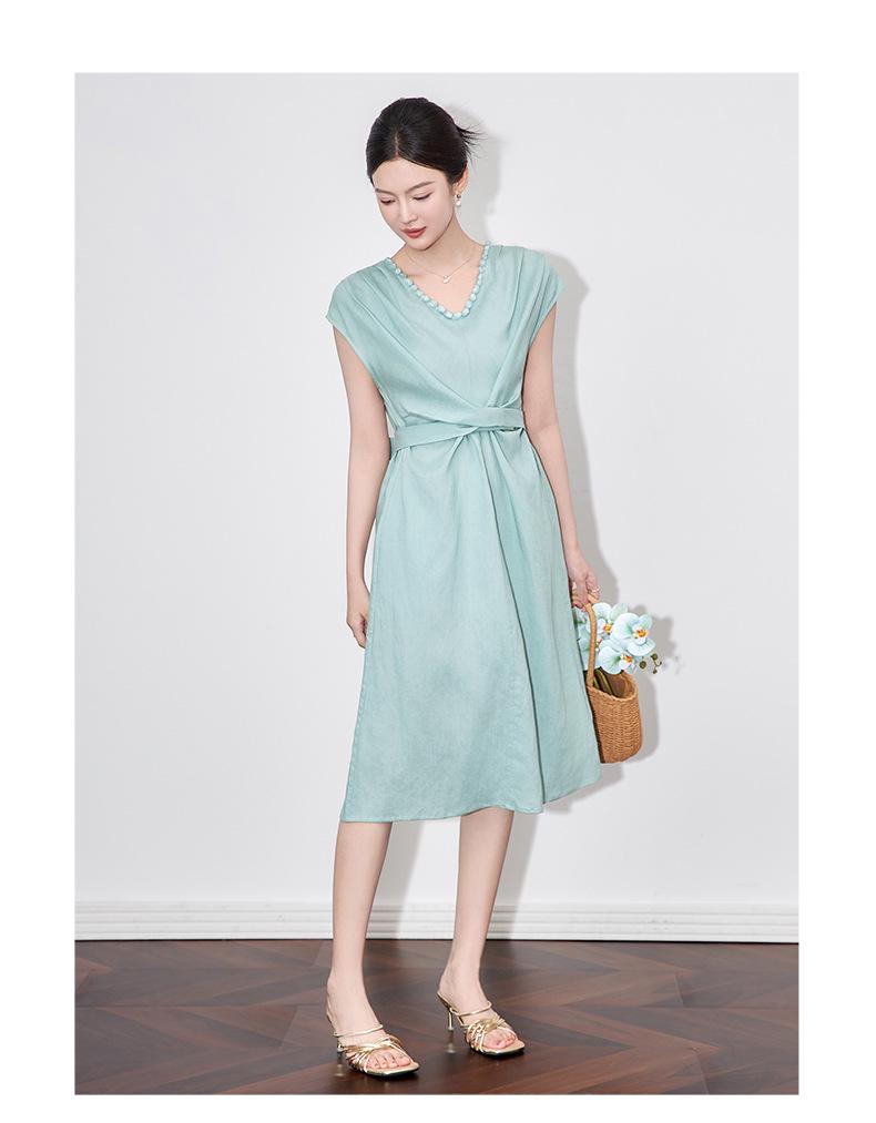 Leichter Luxus Französisches Schlankheitskleid mit unregelmäßiger Raffung und Taillenbindung - Damen Sommermode