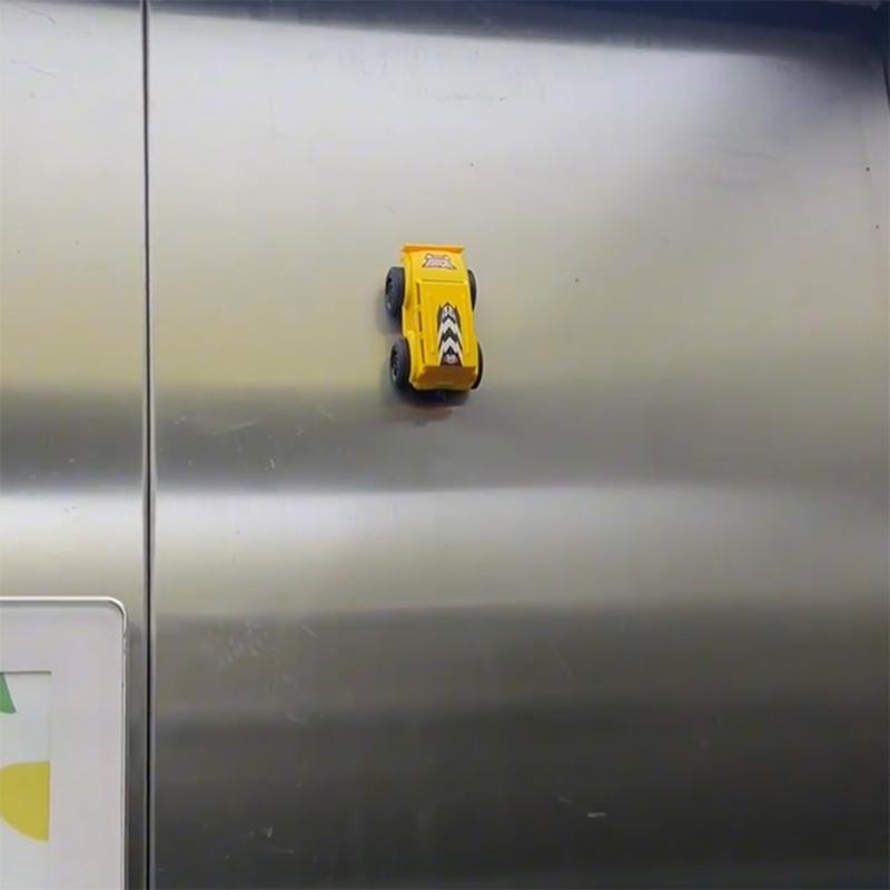 1 Piece Climbing Car Toy Wall Climbing Car Inertia Pull-Back Anti-Gravity Rail Car Magnetic Wall Car Fun Toy