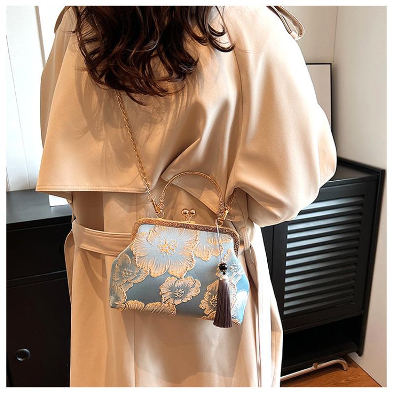 Embroidered Chinese Style Clutch Bag Lady Fashion Elegant Chain Crossbody Shoulder Bag Wedding Party Evening Handbag With Tassel