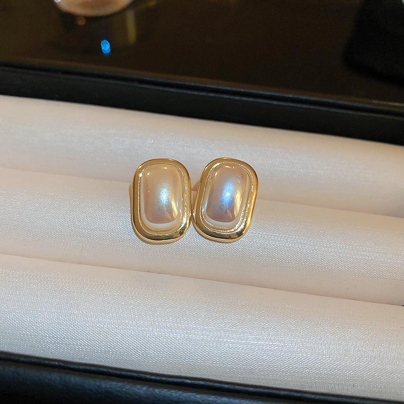 

Серьги-пусеты с овальными жемчужинами и рюшами для женщин, винтажная мода, высокое чувство стиля, индивидуальность, преувеличенный циркон, подарок