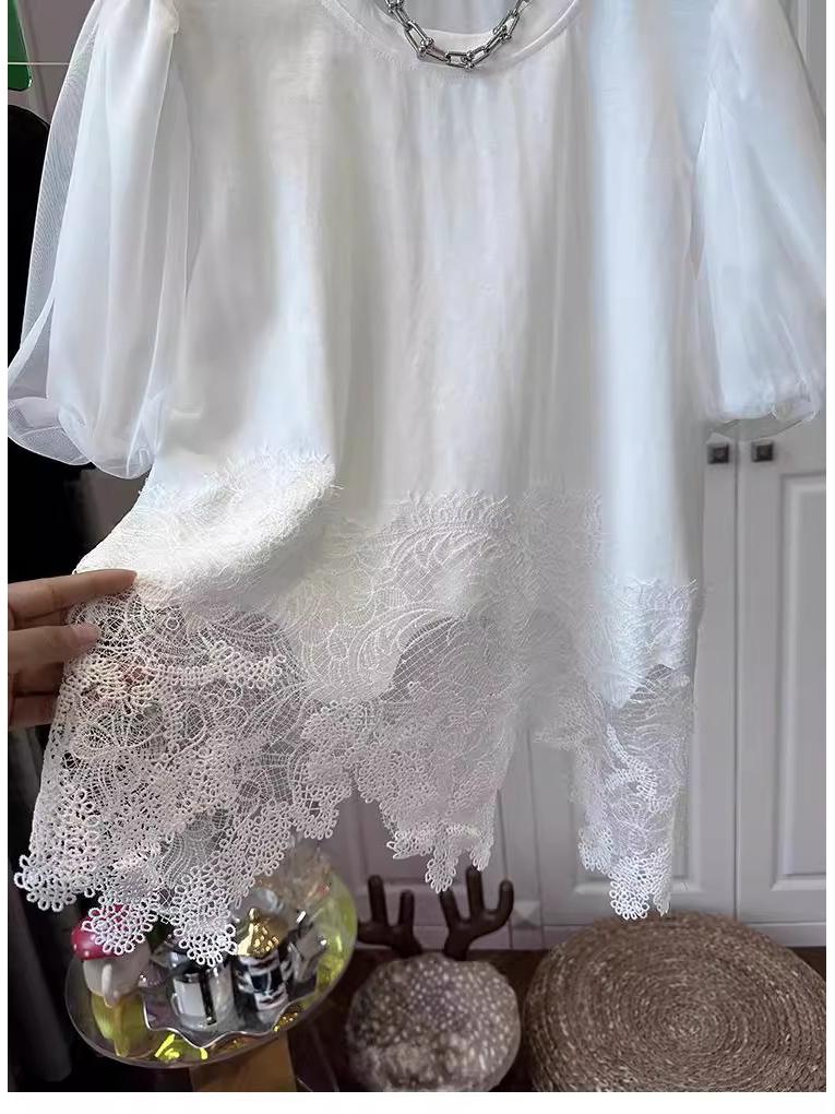 Chic Plus Size Puff Sleeve T-shirt with French Lace & Irregular Hem