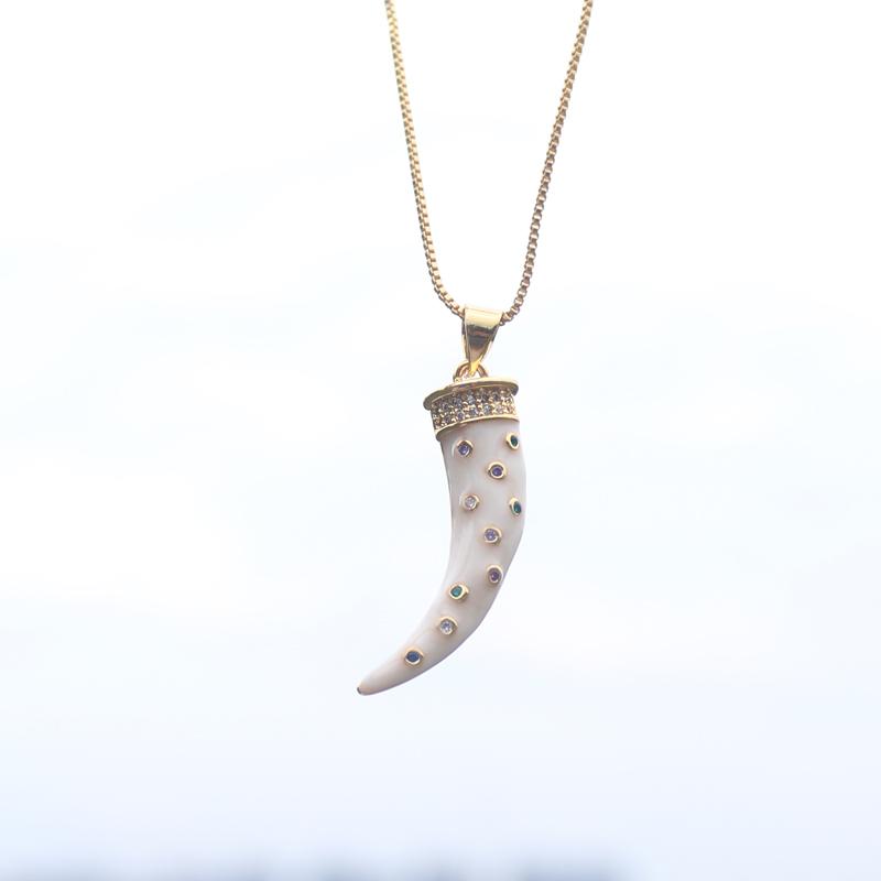 

Rainbow CZ Micro Pave Moon Pendant Necklace for Women Fashion Gold Colorful Zirconia Statement Choker Horns Jewelry