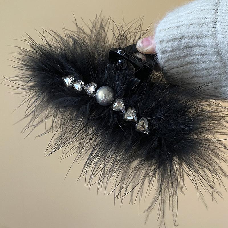 Love pearl feather hairpin Dongdaemun fashion design sense grab clip personality new versatile hair accessories