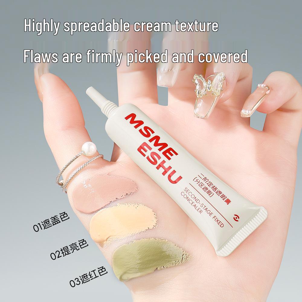 Honey Bundle Freeze Frame Concealer: Covers Eye Bags, Nasolabial Folds, Scars, Blemishes, and Redness for a Brightening Effect.