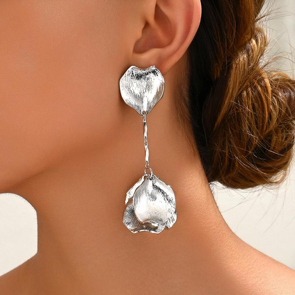 European and American Niche Alloy 3D Flower Design High-End Fashion Earrings