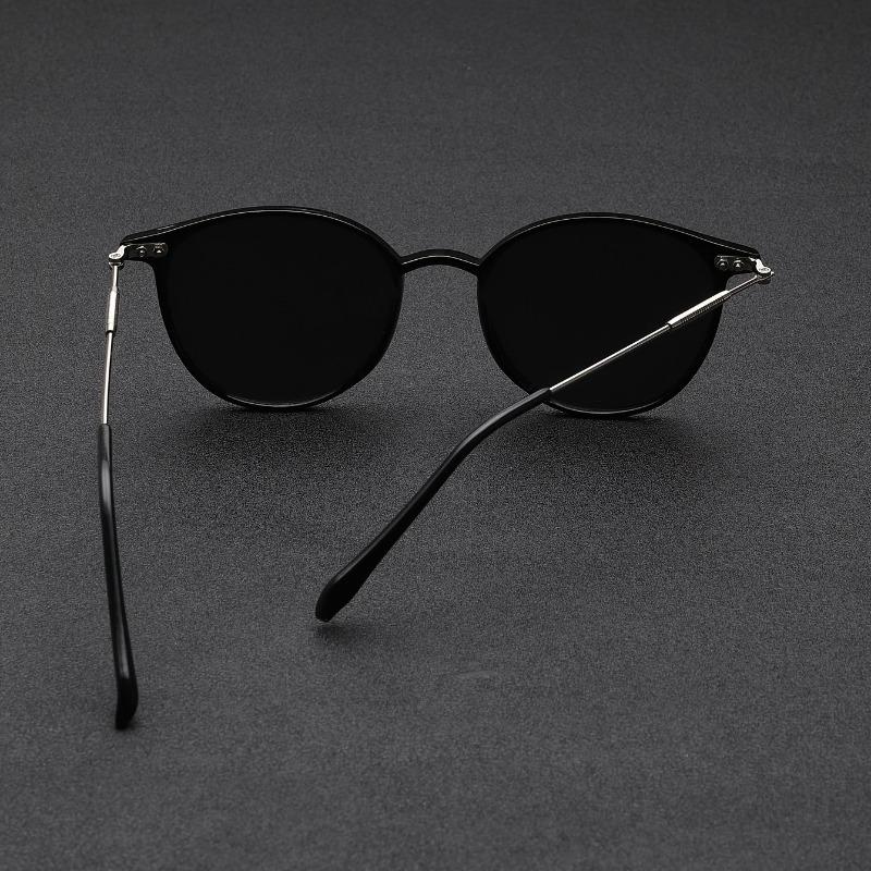Stylish Men's Fashion Glasses Durable Metal Frame for Everyday Casual Wear