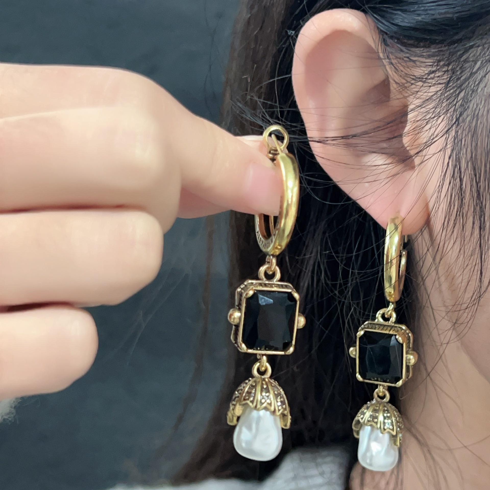 

Винтажные позолоченные серьги с жемчугом и цирконием