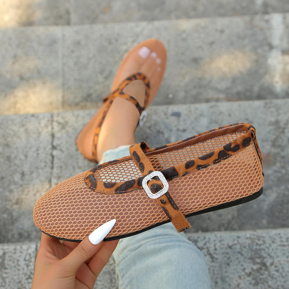 

European and American round head single shoes mesh fabric breathable and non-slip outsole Mary Jane large size one-word buckle women s shoes foreign t 43 цветной печати леопарда