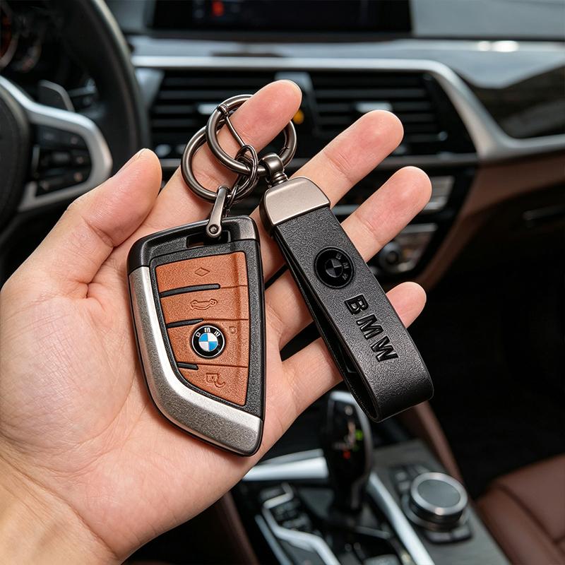 High-quality Metal/Leather Car Key Chain Logo Keyring Luxury Auto Interiors For BMW E46 E90 E60 F30 F10 E39 E36 G30 E92 E87 X5 ulcr72