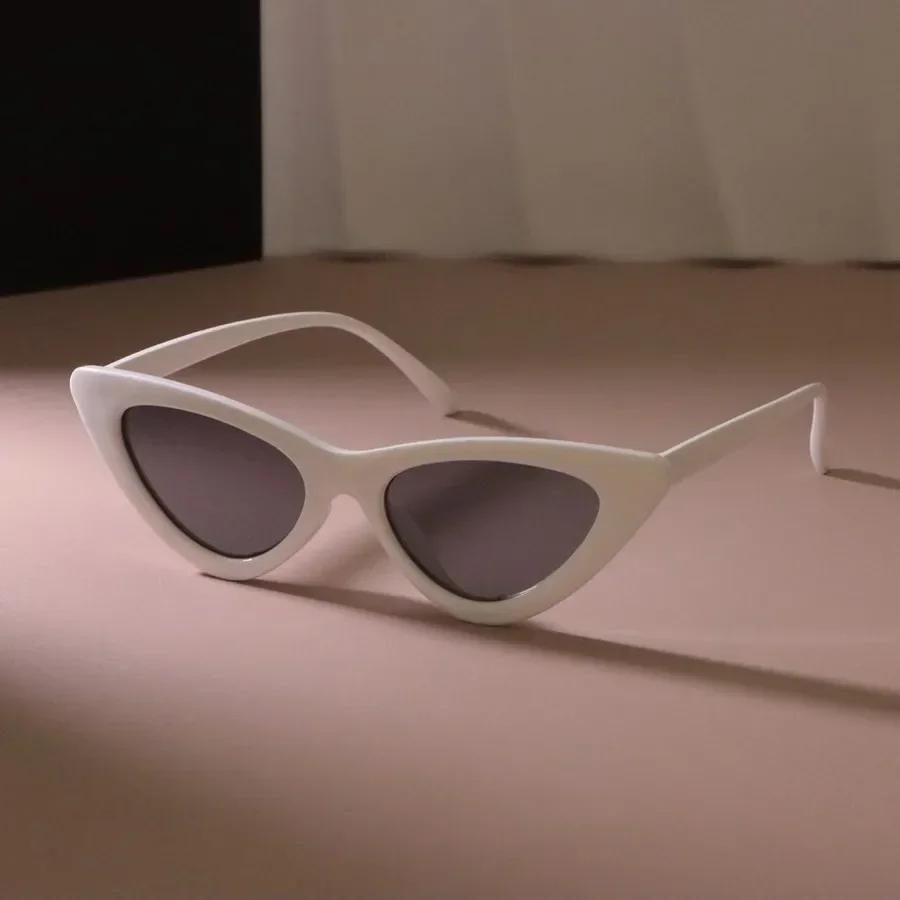 Vintage Cat Eye Sunglasses Women Men Classic Fashion Brand Designer Female Glasses Unisex