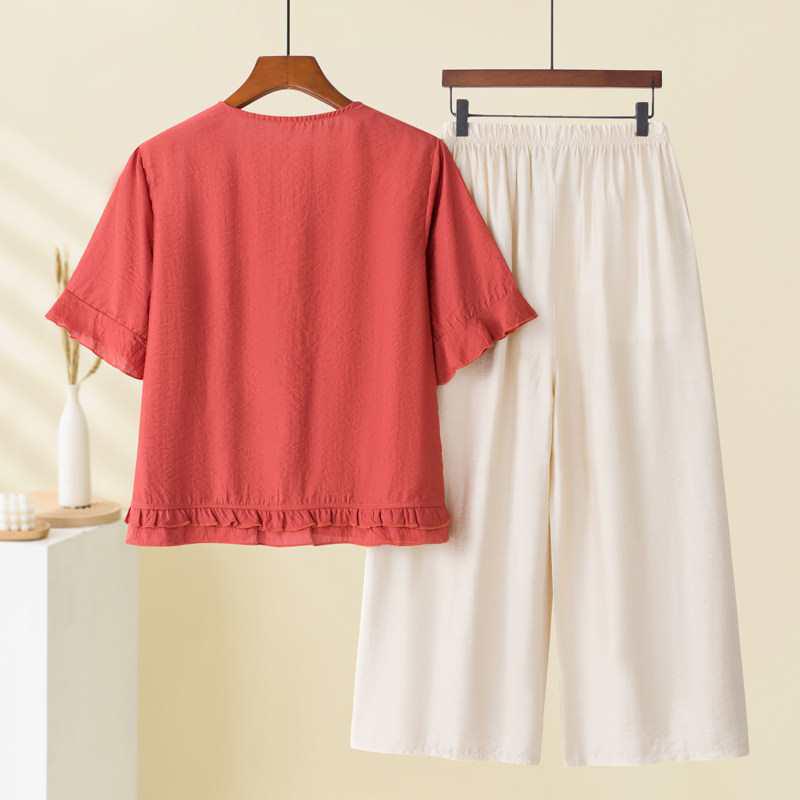 Mom's Chinese-Style Summer Set: Short Sleeve Embroidered Top for Middle-Aged & Elderly Women