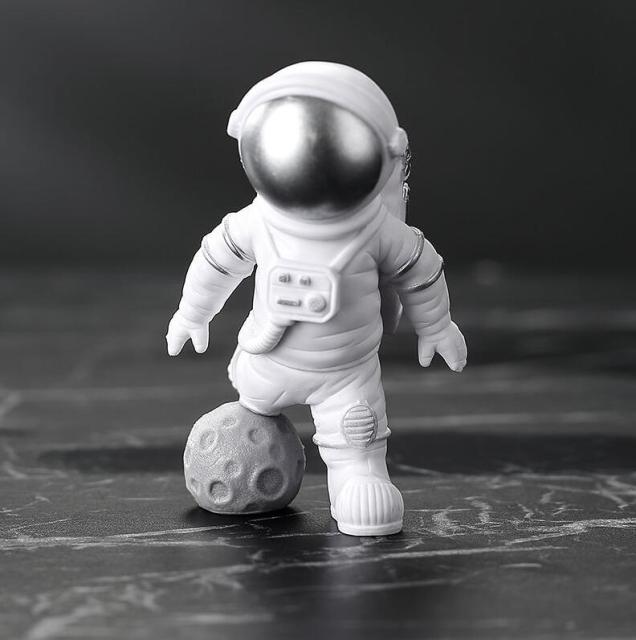 Żywica Figurka Astronauty Statua Figurka Kosmonauta Rzeźba Edukacyjna Zabawka Dekoracja Biurka Domu Model Astronauty Na Prezent Dla Dzieci