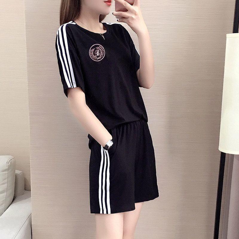 

2025 Корейский студентка девушки свободного кроя летний спортивный комплект из двух частей: Футболка с коротким рукавом и широкие шорты 4XL чёрный