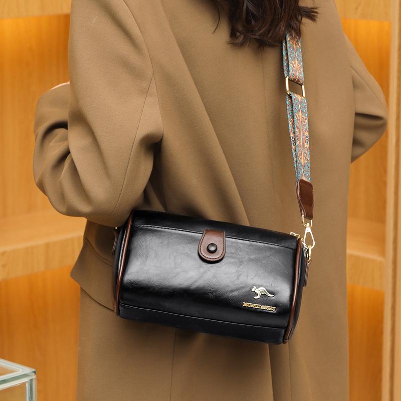 Simple and Fashionable Single-shoulder Crossbody Bag with Elegant and Spacious Design - Perfect Mom Bag