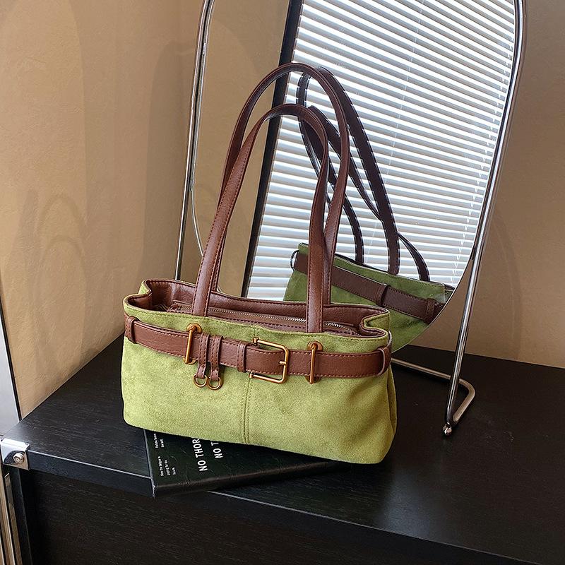 Niche design high-end commuter shoulder bag women's new autumn and winter retro versatile underarm bag