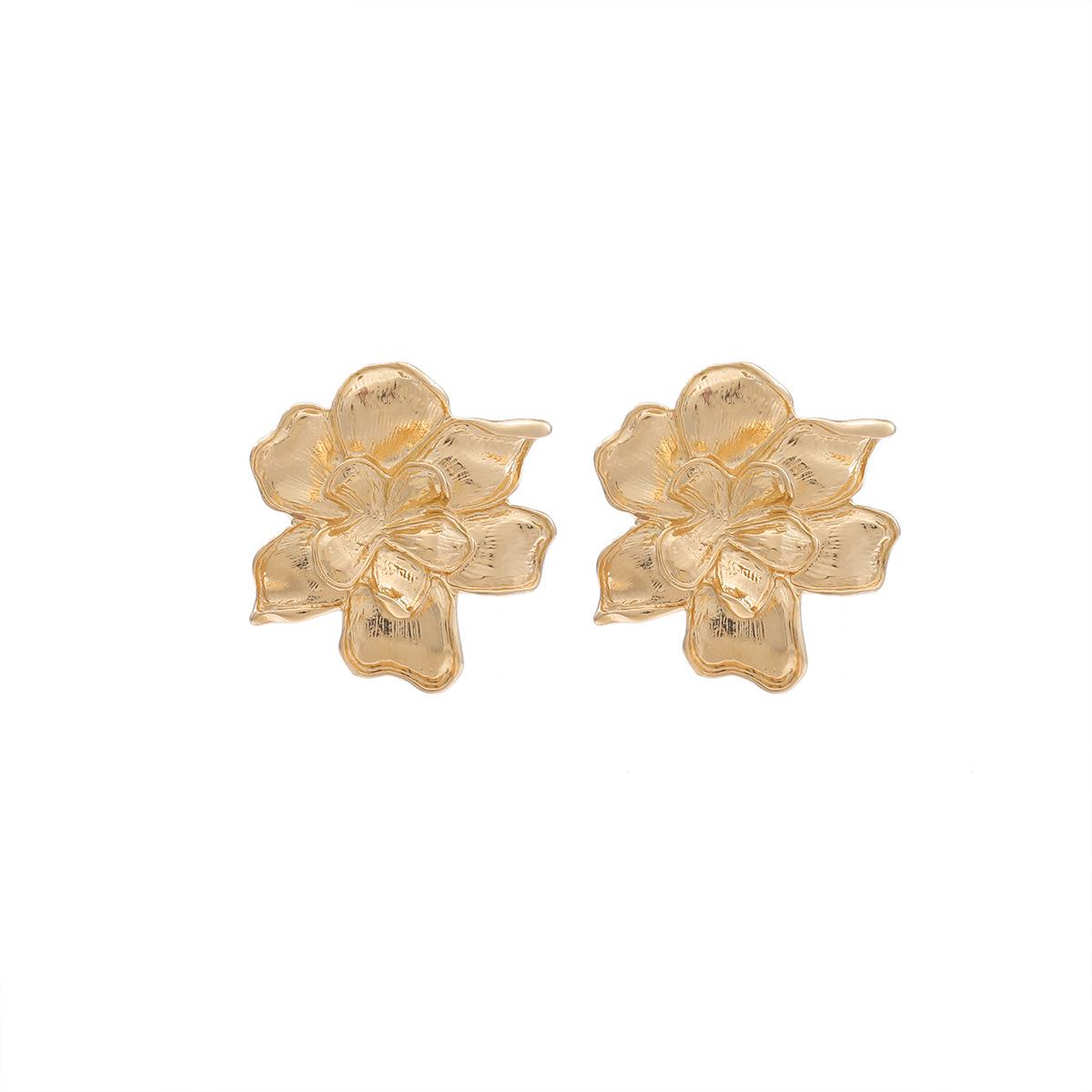 Exaggerated big  alloy large flower three-dimensional pleated earrings, niche design temperament, high-end earrings