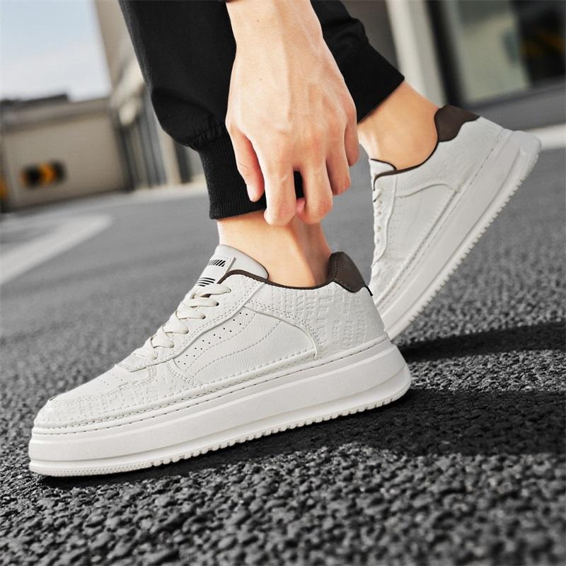 New Men's Classic Four Seasons Fashion Low Top Thick Sole Skateboarding Shoes Comfortable Soft Sole Basketball  Sneakers