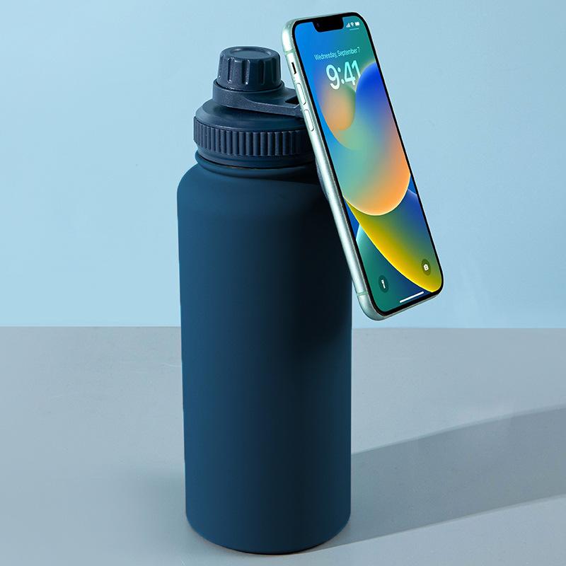 2026 New Style Magnetic Phone Stand Water Bottle Outdoor 1L Large Capacity Stainless Steel Insulated Sports Kettle For Travel 1000ml синий