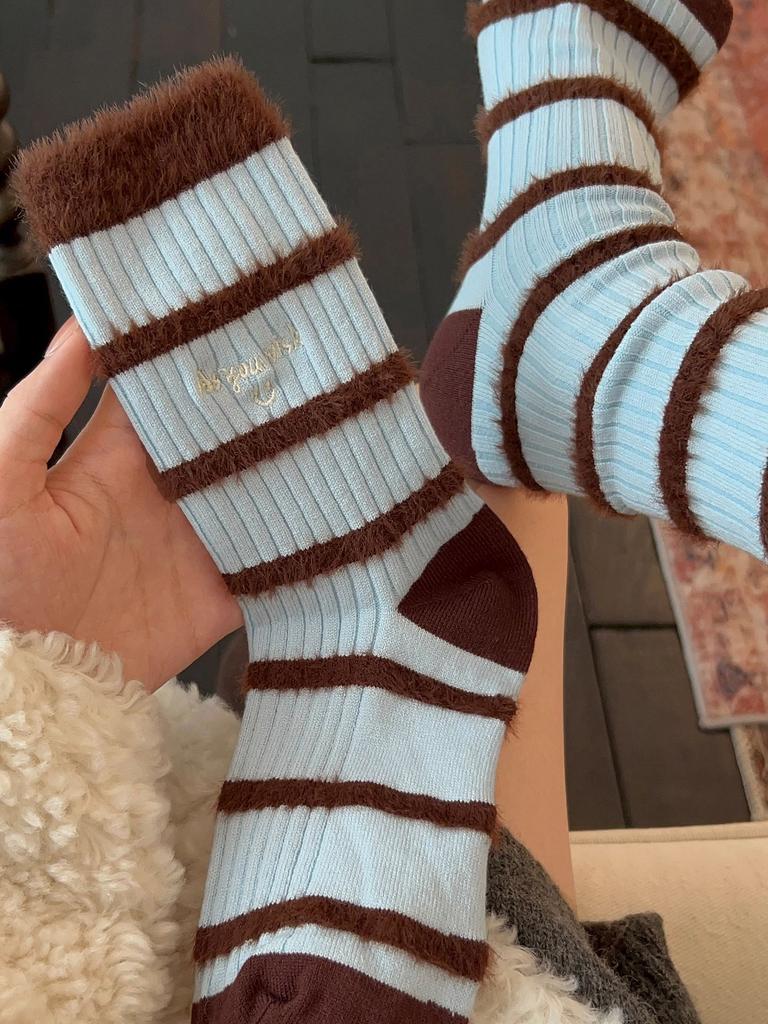 Retro Contrasting Striped Medium Tube Socks Children'S Autumn And Winter Warm Plush Boneless Stacking Socks Soft Waxy Letter Embroidered Cotton Socks