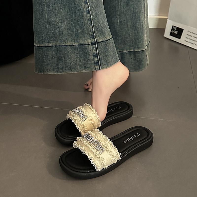 Fashion Shoes Woman 2025 Slippers Flat Luxury Slides Big Size Designer Rubber Slippers Casual Flat Shoes Female Slides Big Size Luxury