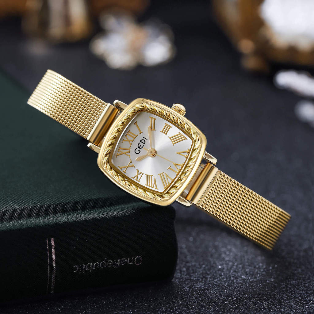 Vintage Female Quartz Watch With Waterresistant Alloy Strap For Elegant Office Wear