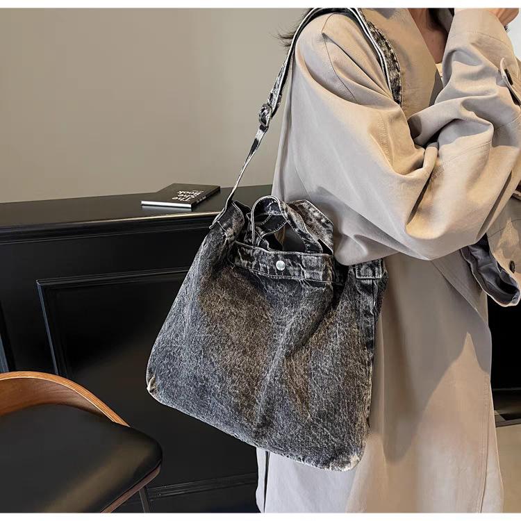 Korean Style Fashionable All-matching Retro Denim Shoulder Bag Women s Large-capacity Commuting Tote 38x11x30