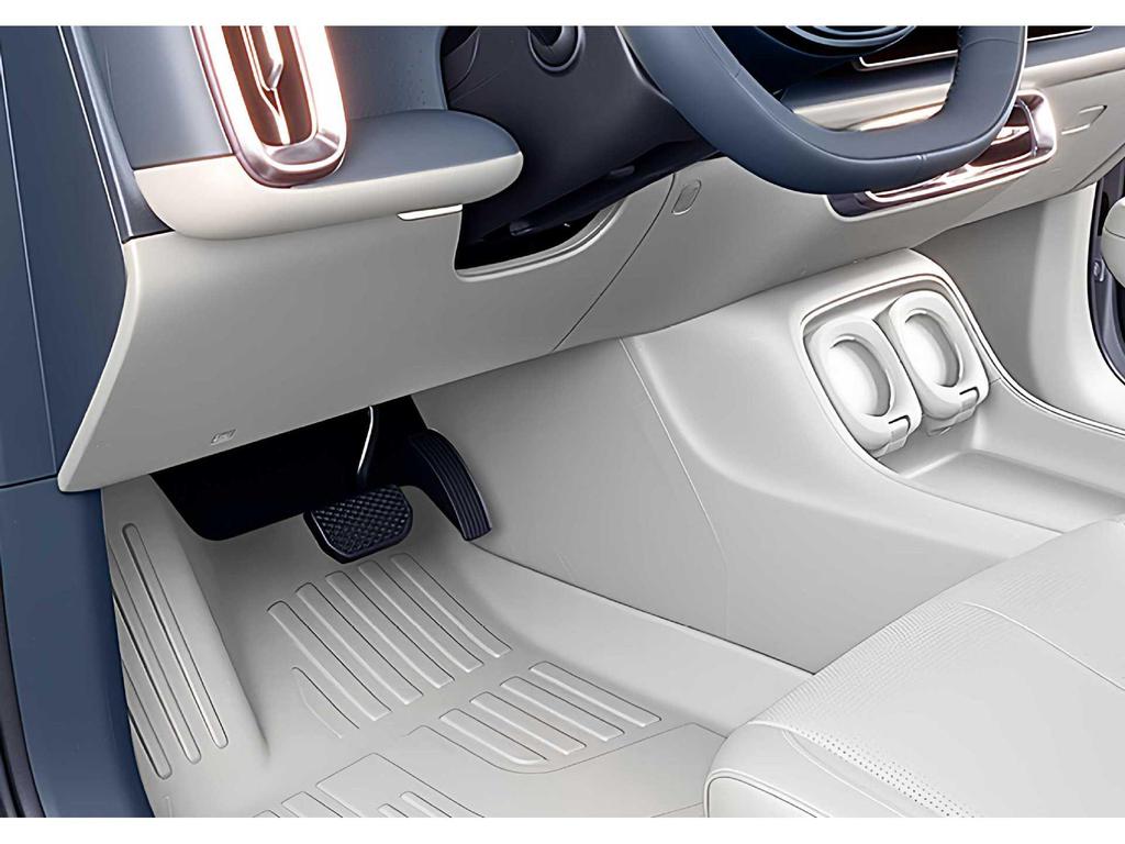 Lynk & Co 07 Floor Mats TPE2026 Interior Kit for New Car