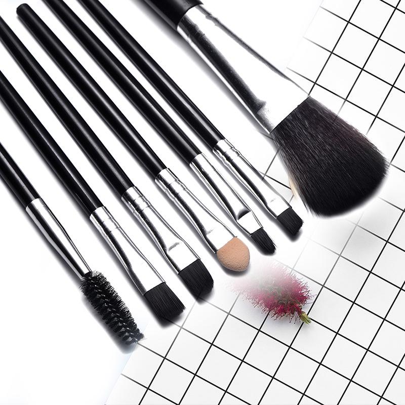 7-Piece Portable Makeup Brush Set: Blush, Eyeshadow, Lip, Eyelash Brushes In Stock